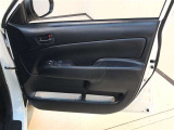 運転席前面ドア部分です♪