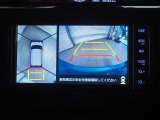全周囲モニター搭載の為、周囲の安全を確認しながら駐車が可能です。