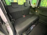 後部座席も気になるようなキズ・汚れやへたり等、大きなダメージはなく、良好な状態です。