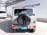 ☆届出済未使用車☆本格4WD!オフロード走破性で人気を誇るジムニー!軽自動車本来の手軽さや経済性を兼ね備えた、スズキの代表モデルです☆
