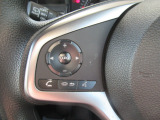 【 ステアリングスイッチ 】手元のスイッチで音量や選曲、ソース切り替えといった操作が可能です!!わざわざナビを操作しなくても良いので非常に便利な機能です!