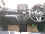 操作しやすい運転席廻り!操作パネルも使いやすい!!ドライブが楽しくなります!