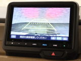 バックカメラが装備されており、後方の安全確認はもちろんのこと狭い場所での駐車や雨の日・夜間など視界の悪いコンディションでのストレスの軽減にもなります!