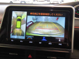バックガイドモニターで、後方を確認しながら安心して駐車することができます。運転初心者も熟練者も必須の機能ですよ!