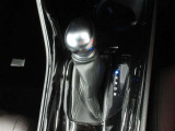 ハイブリッドカーは初めてという人も大丈夫!ガソリン車と同じ感覚でシフト操作できます!