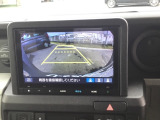 バックモニター付きで、車庫入れやバック時の後方確認をサポート。