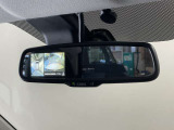 ドラレコ付きの社外品を取り付けることも可能です!最近はやりのデジタルルームミラーも気になる方は是非一度ご相談を!!