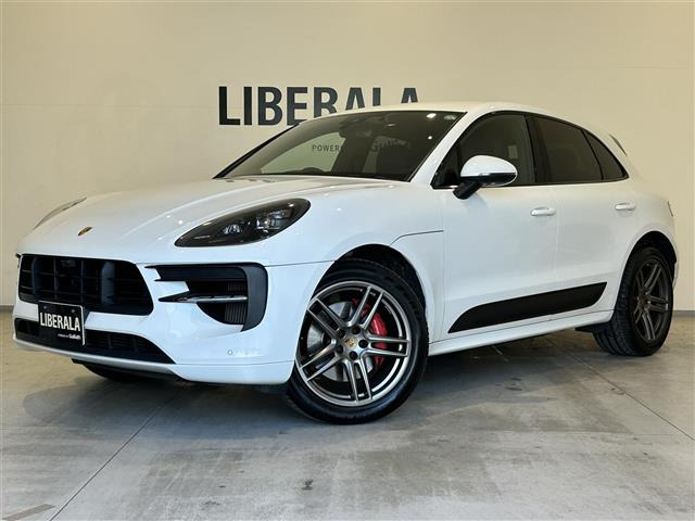 マカン  GTS 4WD 本革シート