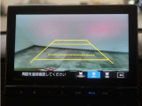 バックカメラ搭載です!車庫入れが苦手な人はもちろん、車両感覚に自信がある人にもお勧めです!見えない箇所が見えるようになるので、低い障害物や隠れてしまっている子供の存在等にも気付く事が出来ます。