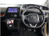 見通しのよいすっきりとした視界で、誰でも運転しやすいです。運転のしやすさは疲れにくさにも繋がりますよ♪