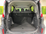 普段のお買い物や通勤、送迎等に十分な荷室スペースを確保しております。セカンドシートを倒すと、大きな荷物の積載も可能です♪