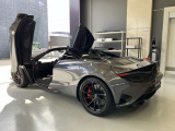 3994ccV8ツインターボ 750PS/7500rpm 800Nm/5500rpm(カタログ値) 1,440kg ステルスホイールフィニッシュ マシンロゴキャリパ P-ZERO CORSA 245/35ZR19・305/30ZR20 電気色変化ガラス クロミック電動オープン