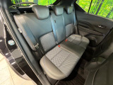 後部座席も気になるようなキズ・汚れやへたり等、大きなダメージはなく、良好な状態です。