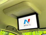 【フリップダウンモニター】大画面モニターで後席でもエンタメをお楽しみいただけます。小さなお子様にも大人気の装備です♪