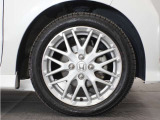 アルミホイール装着車です!これで足元まわりもおしゃれにきまります!