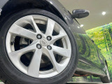 【純正16インチアルミホイール】外観にマッチした純正アルミホイールを装着しております。各種社外アルミホイールや、スタッドレスタイヤも取扱いしております。是非ご相談ください♪