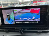 『アラウンドビューモニター』はスムーズな駐車と安全確認をサポートします。