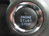 エンジンスタートはブレーキを踏んでスタートボタンを押すだけ。