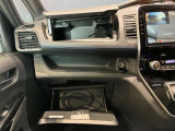 収納スペースもたくさん有ります☆車検証や小物類などすっきり収納♪