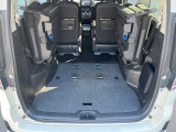 後席を格納すると、これだけの広さが!シーンに合わせたシートアレンジで、大きな荷物も積むことが出来ます♪