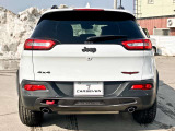 自社整備工場完備&自社鈑金工場完備!車両整備にも自信があります!保険適用鈑金修理などお気軽にご相談ください。流行のルーフペイントなど部分塗装もご相談ください。