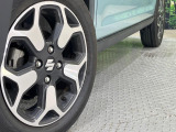 【純正アルミホイール】外観にマッチした純正アルミホイールを装着しております。各種社外アルミホイールや、スタッドレスタイヤも取扱いしております。是非ご相談ください♪