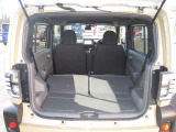 ラゲッジルーム広い!!シートを倒せば大きなスペースが作れますので荷物が多くなっても安心♪使い方に合わせてアレンジしてください。