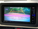 【バックカメラ】駐車時に後方がリアルタイム映像で確認できます。大型商業施設や立体駐車場での駐車時や、夜間のバック時に大活躍!運転スキルに関わらず、今や必須となった装備のひとつです!