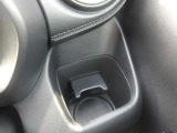 運転席ドリンクホルダー