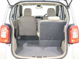 簡単に収納できる後部座席!大空間が出現します!シートアレンジが多彩な点も特徴です!レジャー用品も積み込めます!