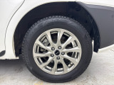 純正アルミホイール付き夏タイヤ搭載です。