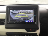 バックモニター付きで、車庫入れやバック時の後方確認をサポート。