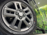 【純正15インチアルミホイール】外観にマッチした純正アルミホイールを装着しております。各種社外アルミホイールや、スタッドレスタイヤも取扱いしております。是非ご相談ください♪