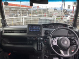 フロントガラスが大きく、ワイドな視界で運転もしやすくなるように、設計されています。