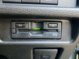 ETC車載器もビルトインタイプで取り付けられておりますので、高速道路の料金所をストレスなく通過して頂けます♪最近ではマストのアイテムですね!