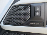 【MeridianサウンドシステムOP価格￥149,000】イギリスの老舗オーディオブランドで音質が良く、ドライブ中の音楽をより一層楽しませてくれます。