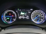 各操作スイッチは使いやすい位置に配置され、とっても見やすいメーターです。夜間時はラグジュアリーな気分にさせてくれる照明が魅力ですので、夜のドライブも楽しみになりますよ♪