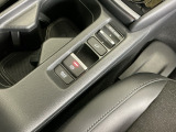 パーキングブレーキはスマートな電子制御式と合わせて渋滞時等にブレーキペダルから足を離しても停車状態を保持してくれるオートブレーキホールド機能で運転が楽になります。スタートはアクセルペダルを踏むだけ