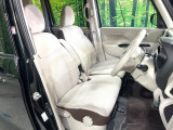 運転席シート廻りは使用感も少なく、良好な状態となっています。丁寧に使われていたことがよくわかりますね。