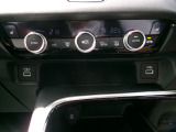 フルオートエアコン搭載しております、快適なドライブができそうですね。