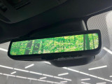 【デジタルインナーミラー】後席の大きな荷物や同乗者で後方が確認しづらい時でも安心!カメラが撮影した車両後方の映像をルームミラー内に表示。クリアな視界で状況の確認が可能です!