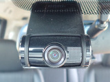 ◆【ドライブレコーダー】映像・音声などを記録する自動車用の装置です。もしもの事故の際の記録はもちろん、旅行の際の思い出としてドライブの映像を楽しむことができます。
