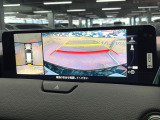 【360&deg;ビューモニター】専用のカメラにより、上から見下ろしたような視点で360度クルマの周囲を確認することができます☆死角部分も確認しやすく、狭い場所での切り返しや駐車もスムーズに行えます。