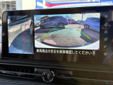 アラウンドビューモニターは、死角になりやすい左前のみを映し出すことも可能です。1人で運転している時も、運転席に座ったまま障害物の確認ができて便利で安心ですね!