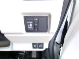 片側電動スライドドア付き