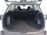 開口部の広いラゲージスペースは、ゴルフバックなどの荷物もラクラク積み込めます。