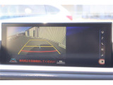 バックモニター付ですので、車庫入れも駐車もラクラクです。