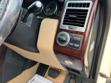 L322 3rd RANGEROVER チャウトンホワイト Burl Woodパネル 新車手帳 整備記録簿多数 ステアリングロックECU対策済 ルーフトリム張替済 オルタネーター交換済 歴代整備ディーラー・当社 快適にお乗り頂けます