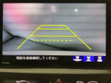 バックでの車庫入れも安心です! リアカメラが付いているバックモニター付のナビを装備しております。操作線もついており距離感も画面から確認できます。