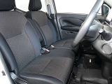 運転席まわりです。実際に座ってみて乗り心地を体感してみて下さい。